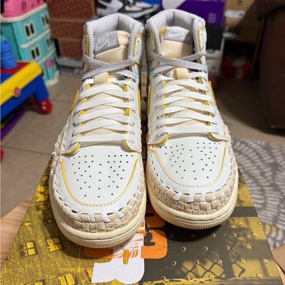 Air Jordan 1 UN/LA - Picture 3 of 6
